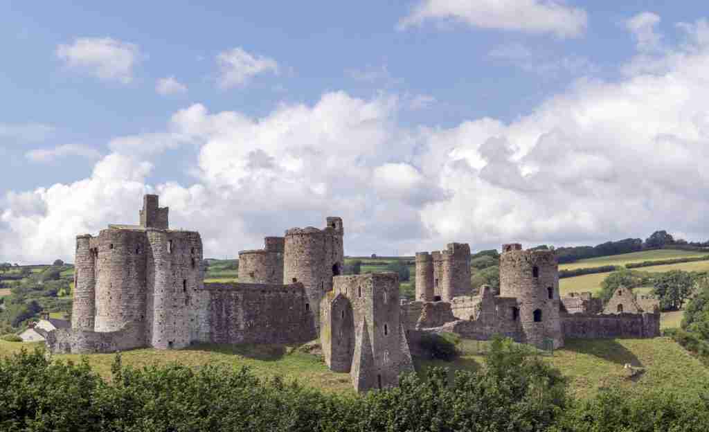 direct cremation in Carmarthenshire - image of Kidwelly Castle for location