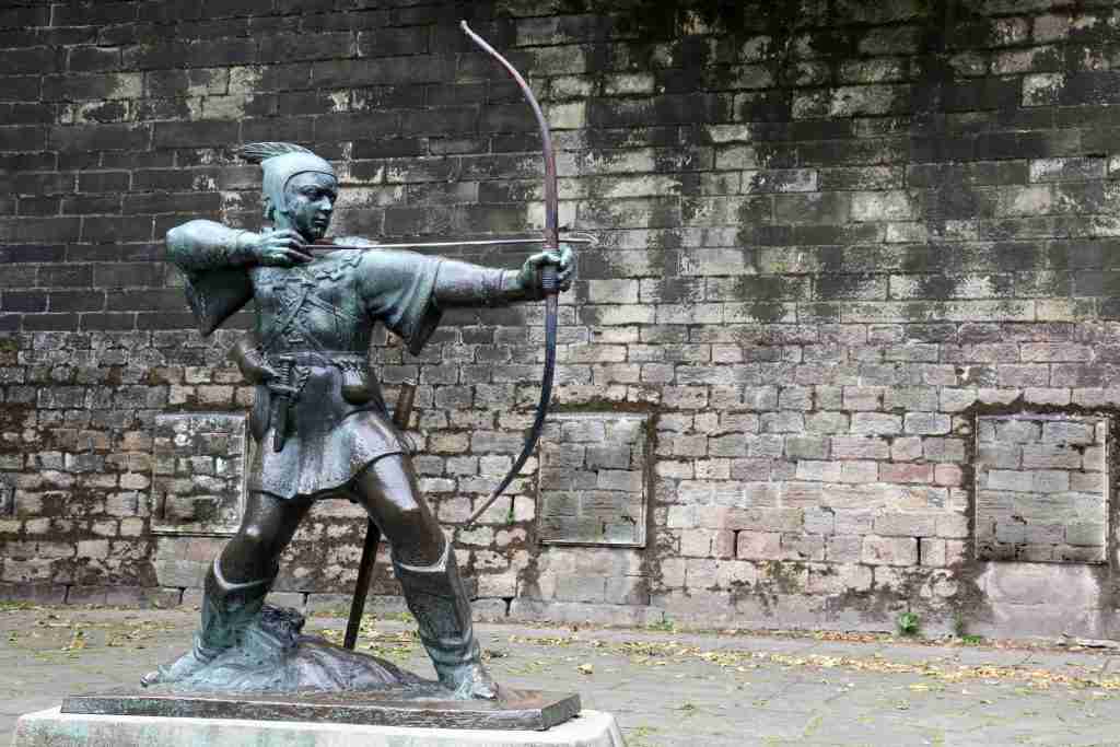 direct cremation in Nottinghamshire - image of Robin Hood Statue at Nottingham Castle for location