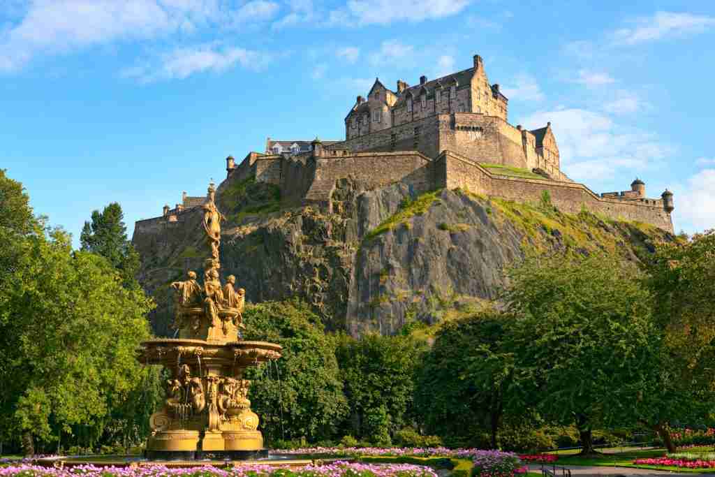 Best Direct Cremation in Edinburgh - Edinburgh castle taken from below