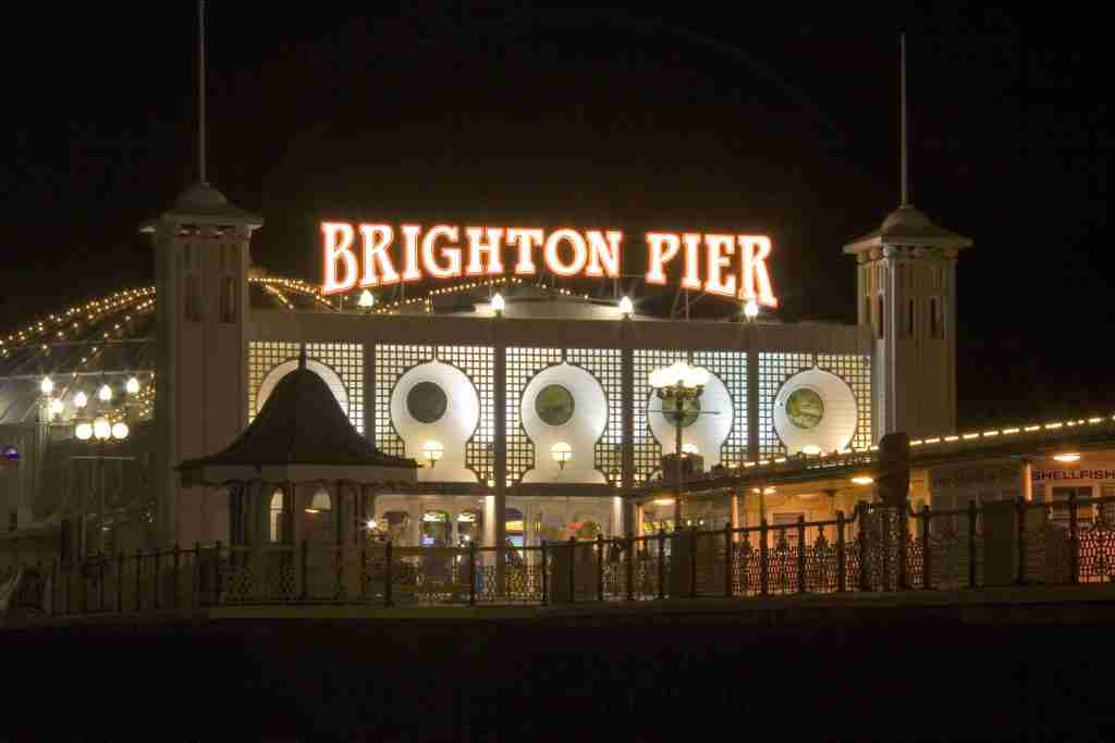 direct cremation in east sussex - brighton pier at night