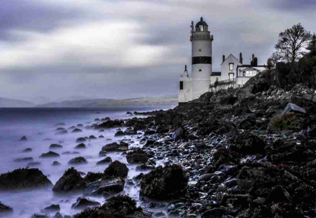 direct cremation in inverclyde - Cloch Lighthouse on a moody day
