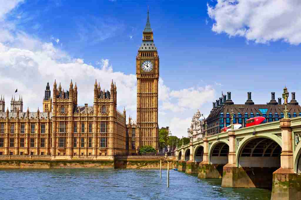 direct cremation in london - big ben next to the river