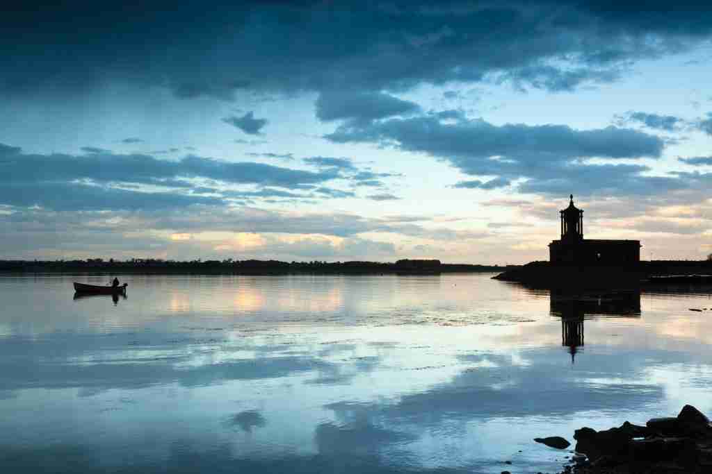 direct cremation in rutland - rutland water on at sunset